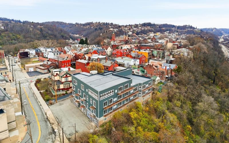 a city with many buildings
